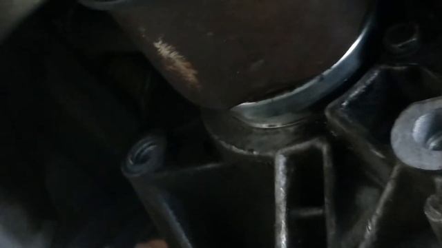 Замена правого сальника в коробке Лада Гранта. смотреть онлайн