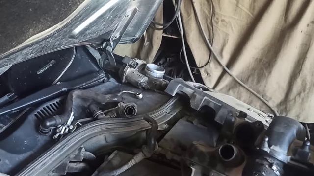 как снять впускной коллектор WV PASSAT B6 FS 2.0 смотреть онлайн