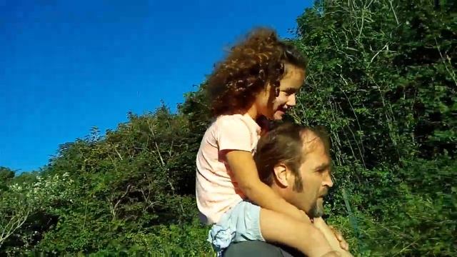 VLOG Катаемся на карусели//Алис покупает надувную Дашу-следопыта//Прогулка по городу Виссон, Франци смотреть онлайн