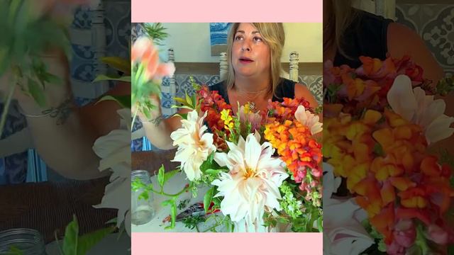 All the rage - Garden inspired Bouquet смотреть онлайн