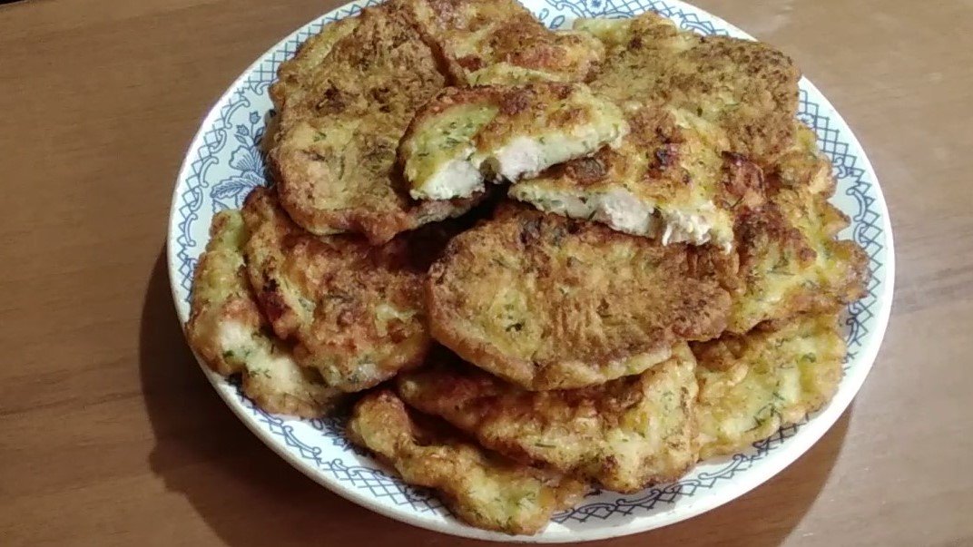 КУРИНЫЕ ОЛАДЬИ - быстро, просто и очень вкусно.