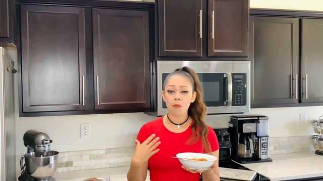 PEPPER PRINCESS | ATTEMPTS 2X SPICY NOODLES?? смотреть онлайн