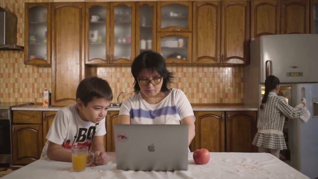 «One Million Uzbek Coders» (uz) смотреть онлайн
