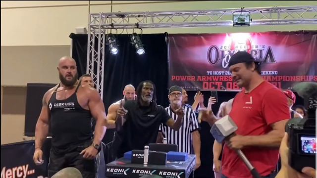 Braun Strowman Vs Devon Larratt Full Fight | ArmWrestling