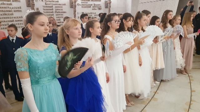 КАДЕТСКИЙ БАЛ В ВОЛГОГРАДЕ смотреть онлайн