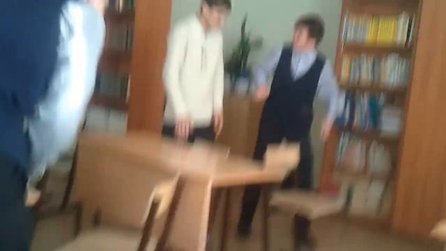 Типичная перемена 9 классников смотреть онлайн