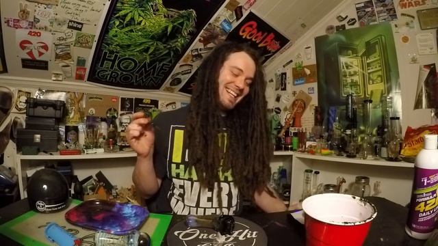 HOW TO FULLY CLEAN A GLASS PIPE 23GRAMS смотреть онлайн