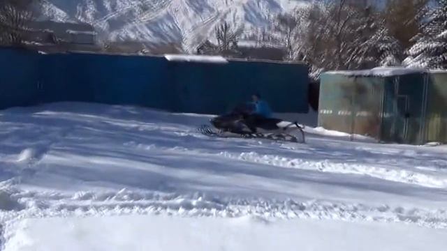 прыжки на снегоходе смотреть онлайн