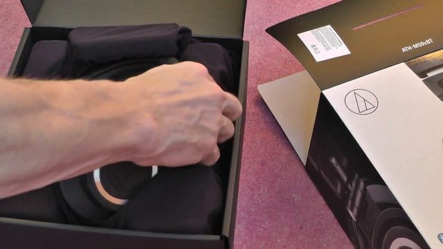 Распаковка Audio Technica M50xBT смотреть онлайн