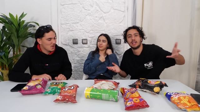 ON DEVINE LE GOÛT DES CHIPS AVEC NOTRE SOEUR ! смотреть онлайн