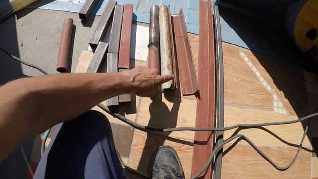 VLOG:ТОП СВАРЩИК ВАРИТ СЕБЕ ПОЛКУ ОГРОМНУЮ 2 ч #строительствогаража смотреть онлайн