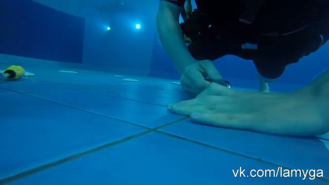 Ремонт фарсунок бассейна ТЦ "Фристайл" под водой смотреть онлайн