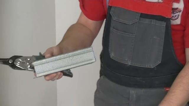 Kraftool. Один из способов резки профиля при монтаже гипсокартона. смотреть онлайн