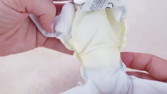 ¡Nuevo Bebé! Nenuco Sara come🍼llora😭el POMPIS se le pone de color ROJO y hace babitas y pipí👶 смотреть онлайн