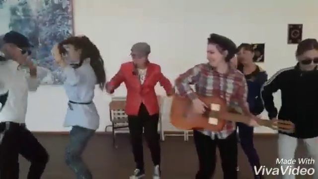 Чапаев. АГЖАИКСКИЙ РАИОН. Средняя школа номер один. 10/б класс. Осенний балл. смотреть онлайн