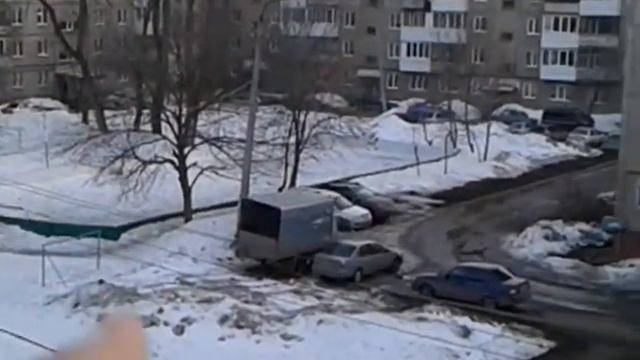 Слежка за дюдьми с балкона | реакцыя лыдей на Лизу и на слово FLY | slasti FANTASTI| смотреть онлайн