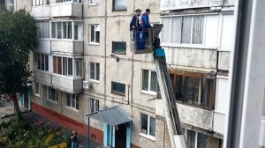 Работа на автовышке не только опасна, но и очень ответственна. Что делать, когда балконы мешают