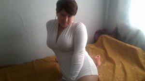 Где взрослой женщине найти молодого мужчину