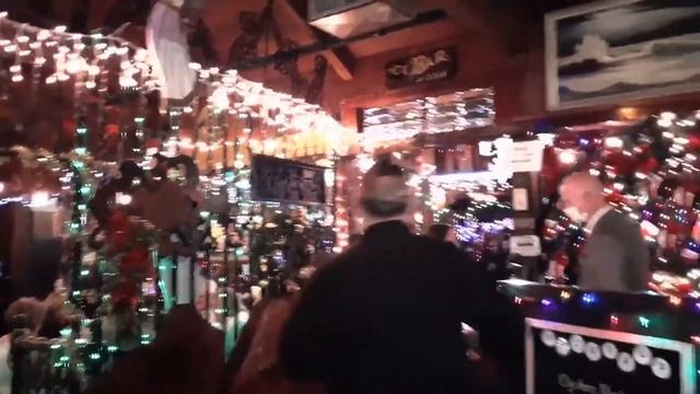 Christmas Lights. Voice of the Ocean’s Waves at Night / Рождественские огни. Голос океана ночью. смотреть онлайн