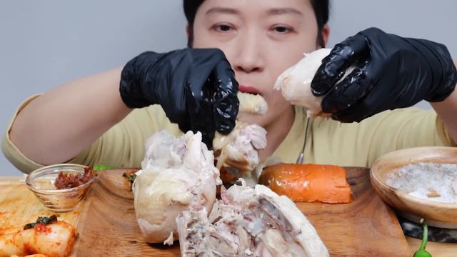 어머니표 알타리무 김치와 닭백숙 리얼사운드 먹방 Dak Baeksuk & Radish kimchi ASMR Mukabang EATING SHOW смотреть онлайн