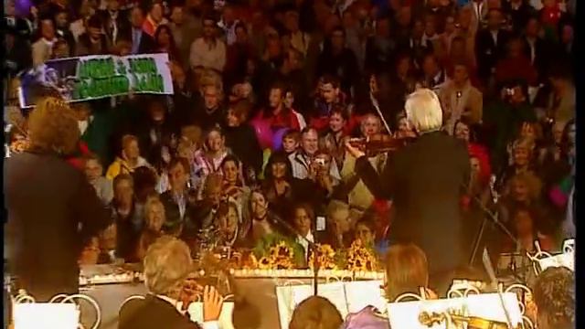 André Rieu And John Sheahan - Irish Washerwoman смотреть онлайн