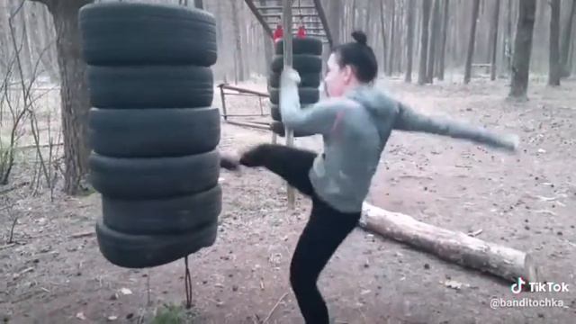 Девушки Сильные смотреть онлайн