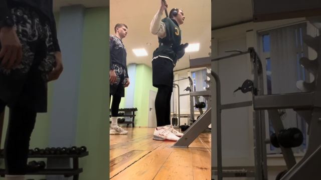 *ПЕРВОЕ ВИДЕО*тренировка ног задохлика? смотреть онлайн