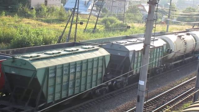 Станция Волоколамск. Тепловозы ТЭП70-0127 и 2ТЭ116 смотреть онлайн