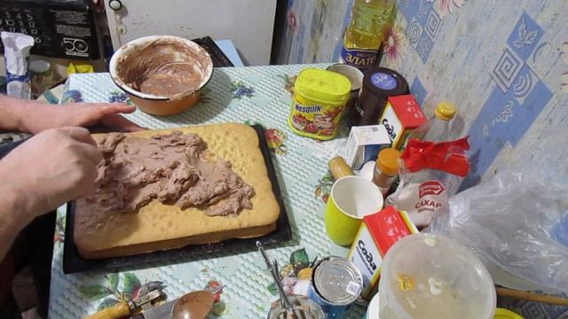 Пошаговый рецепт Торт: бисквит ,как делать крем из сливочного масло 82,5% и Сгущённого молока смотреть онлайн