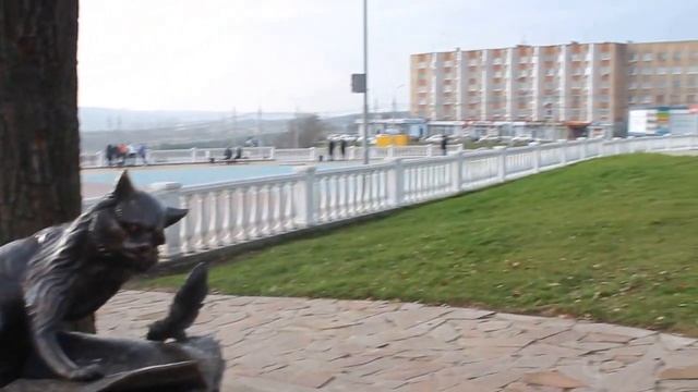 Скульптура учёного кота в Калуге смотреть онлайн