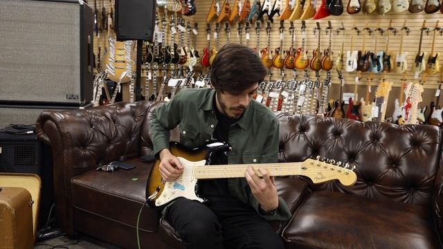 2004 Fender American Deluxe 50th Anniversary Stratocaster | Guitar of the Day смотреть онлайн