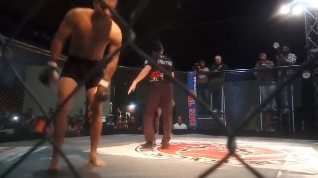 leo ayola (la oveja, ahora Leon😂) vs Matias Risco. Ganador Risco en 1 round смотреть онлайн
