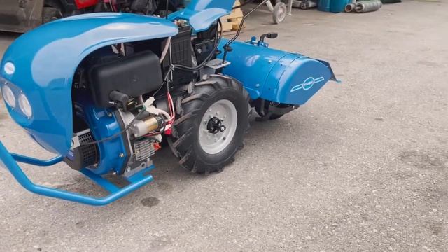 Σκαπτικό Hyundai Diesel 7HP 15HD (85015) смотреть онлайн