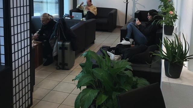 Business Lounge in Berlin Airport (Green Wings Lounge - Schoenefeld Airport SXF - Berlin) смотреть онлайн