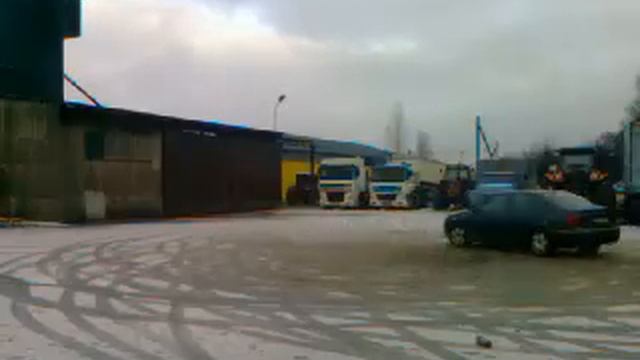 VW Bora 4 motion TDI 66kw winter drift смотреть онлайн