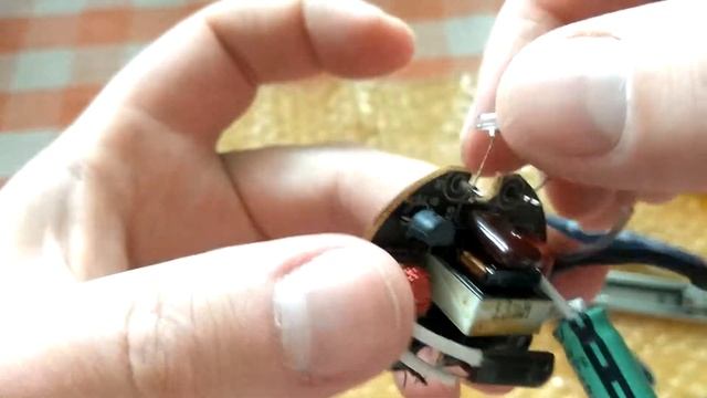 Что внутри энергосберегающей лампы Navigator 15W смотреть онлайн