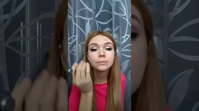 Вечерний макияж с растушеванными стрелками самой себе смотреть онлайн