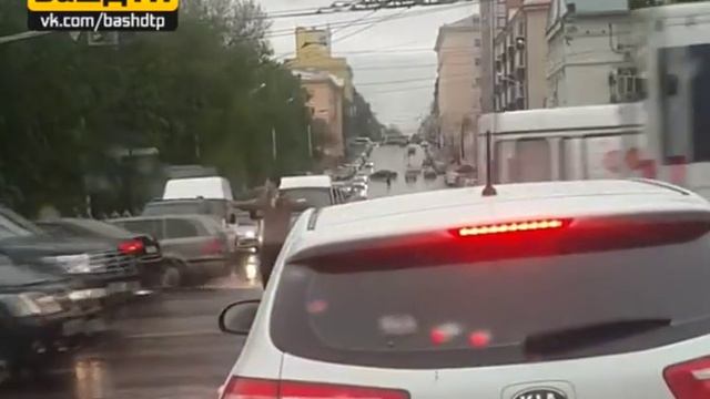 Уфимский регулировщик из народа! смотреть онлайн