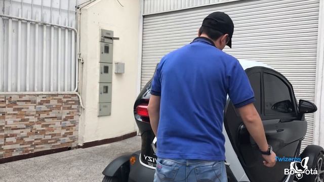 Cómo lavar un Renault Twizy смотреть онлайн