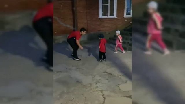 Дети танцуют лезгинку!!! Габукай. смотреть онлайн