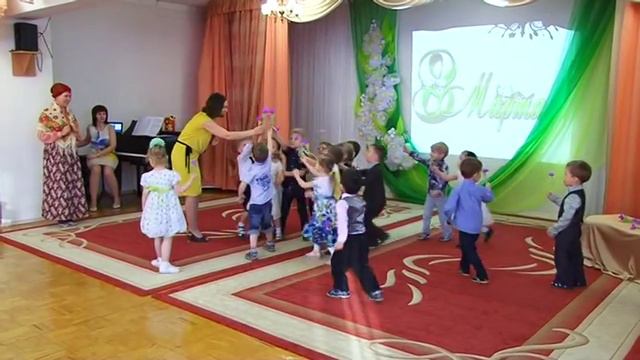 Видеосъёмка 8 марта в д.с. №131 младшая гр.т.8-912-441-09-39 смотреть онлайн