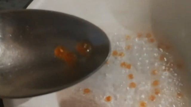 Икра? А рыбой и не пахнет. смотреть онлайн