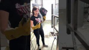 С Фортис варят даже Девушки!))  #сварка #welding #юмор #tools #ремонт #welder #weld
