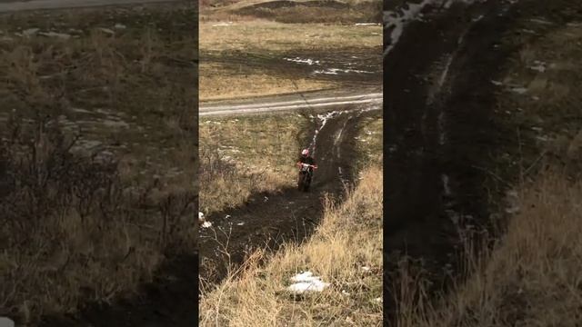 Залетаем #music #dirtbike #эндуро #stavropol #moto #питбайк #motolife #гонка смотреть онлайн