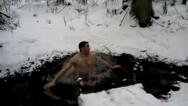 Купание в холодной воде зимой в Паниках смотреть онлайн