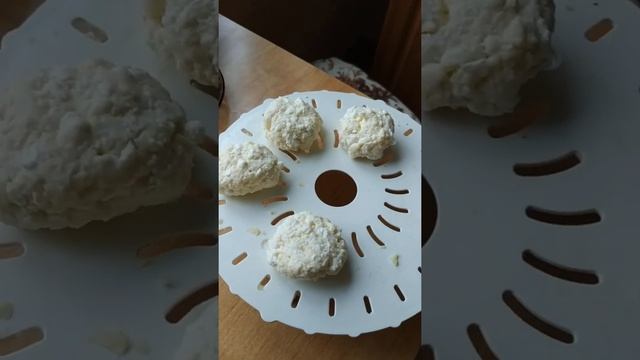 Сырники для малыша. Если ещё нет 3лет. смотреть онлайн