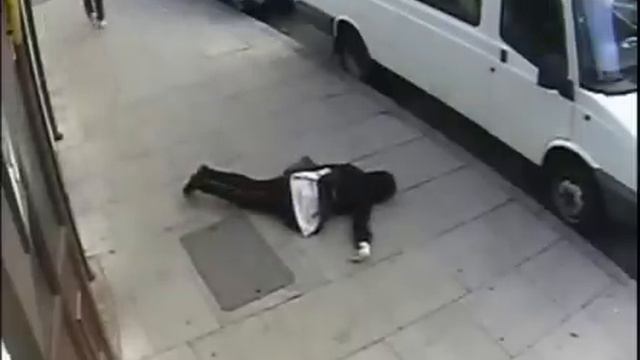 Напал на девушку. смотреть онлайн