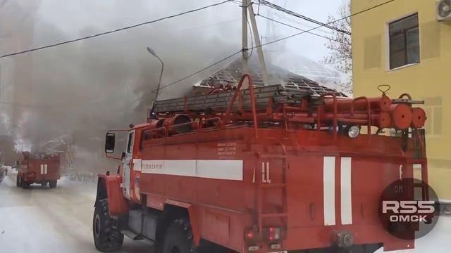Пожар на улице Строителей, Омск (20.01.2018) смотреть онлайн