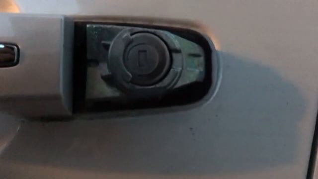 How to find key and keyhole to unlock your 2016-2019 Chevy Malibu смотреть онлайн