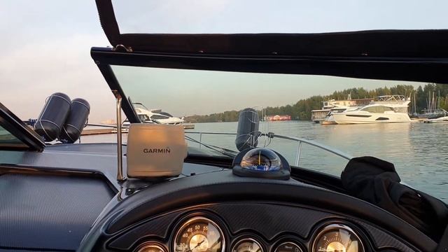 Crownline 275 CCR black edition(2006) смотреть онлайн